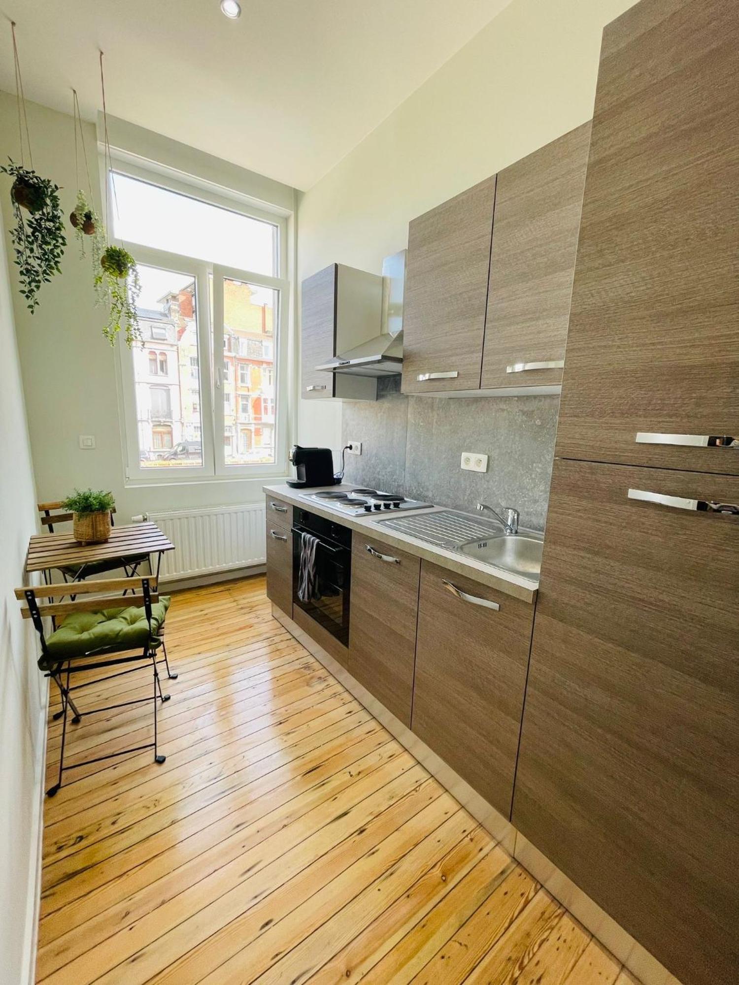 Appartement Exotique Avec Bain Balneo 列日 外观 照片