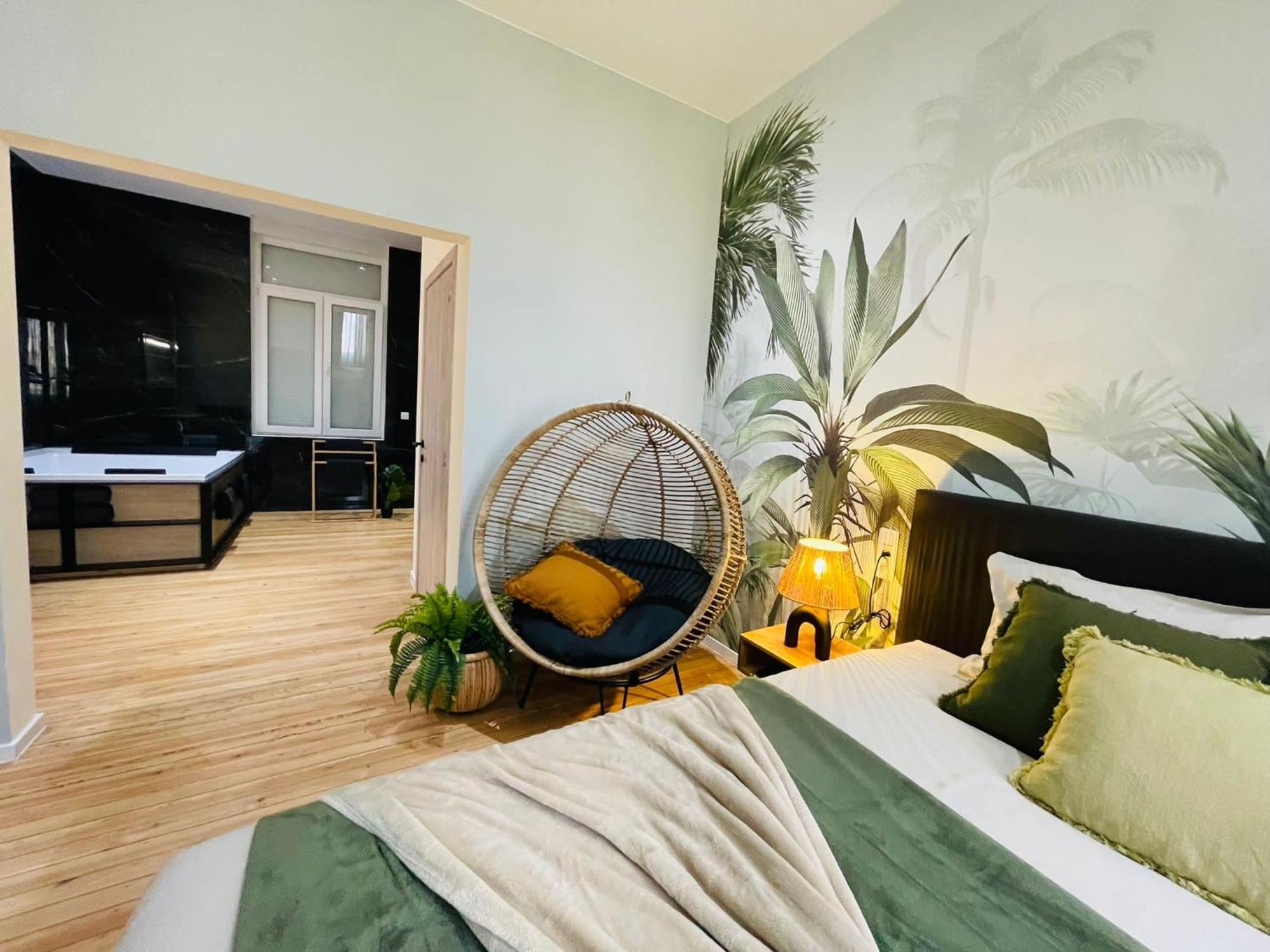 Appartement Exotique Avec Bain Balneo 列日 外观 照片
